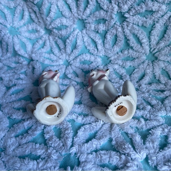 Vintage Salt & Pepper shaker set Anthropomorphic kitty cats with bows - Picture 6 of 9